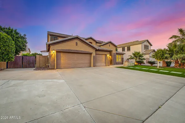 $889,000 | 134 East Frances Lane, Gilbert, AZ 85295