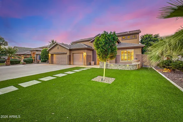 $889,000 | 134 East Frances Lane, Gilbert, AZ 85295