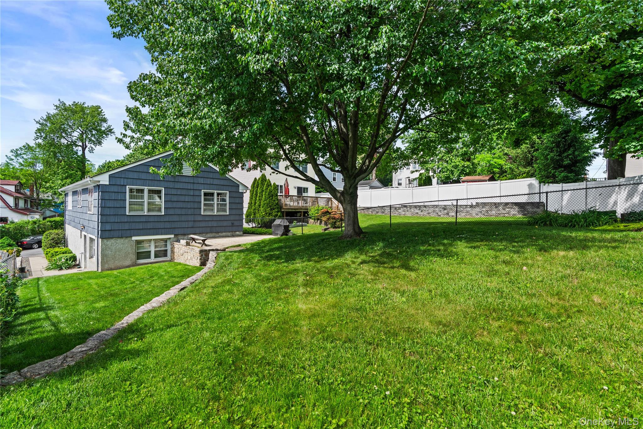 11 Dearborn Street New Rochelle, NY 10801 - Photo 2 of 30