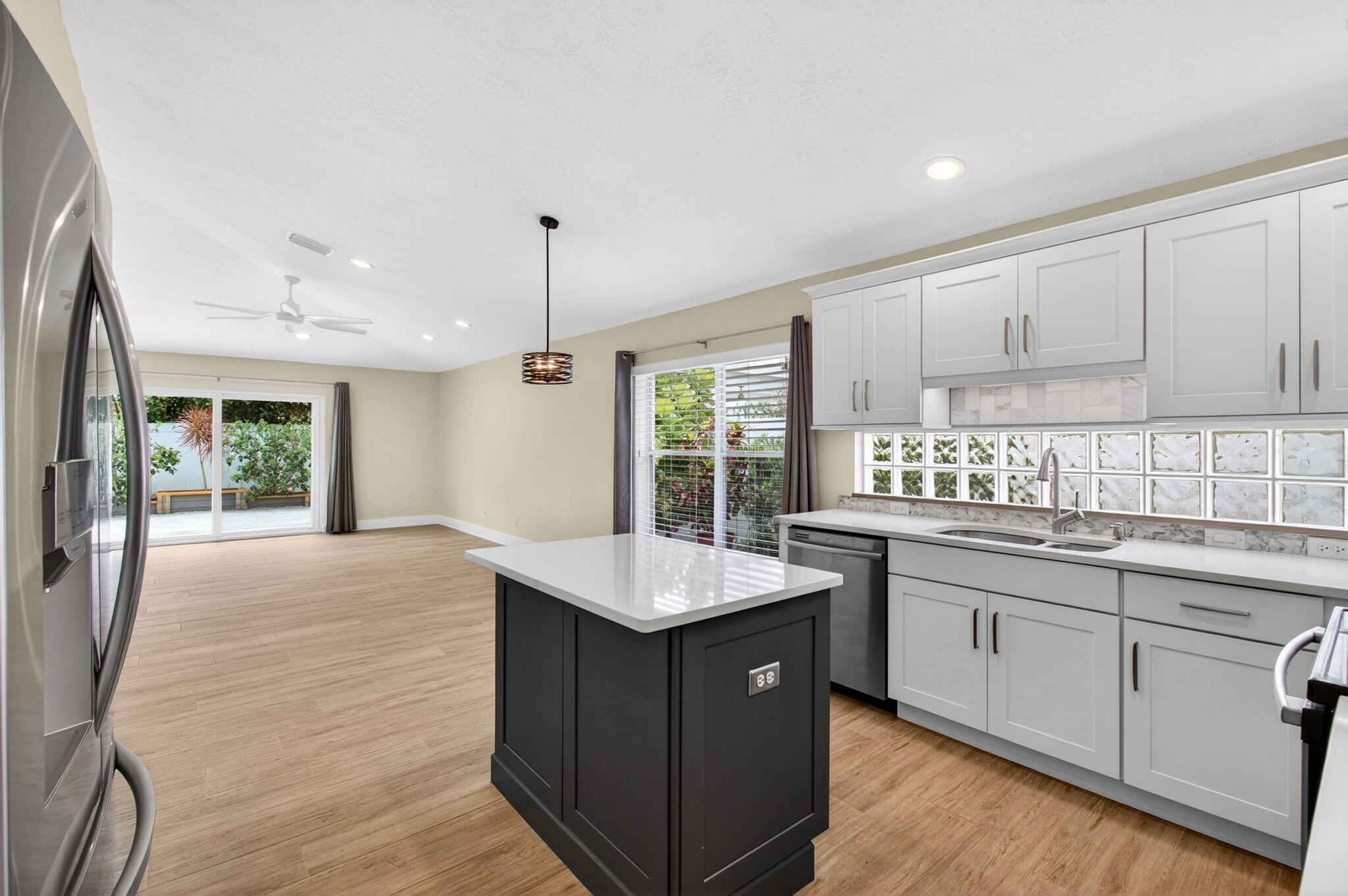 1142 Canoe Point Delray Beach, FL 33444 - Photo 18 of 68 Kitchen