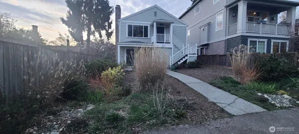 $2,200 | 8011 12th Avenue Northeast, Unit LL, Seattle, WA 98115