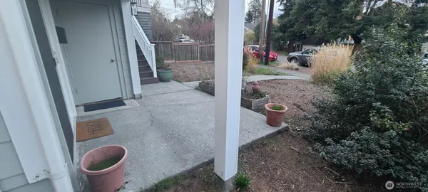 $2,200 | 8011 12th Avenue Northeast, Unit LL, Seattle, WA 98115