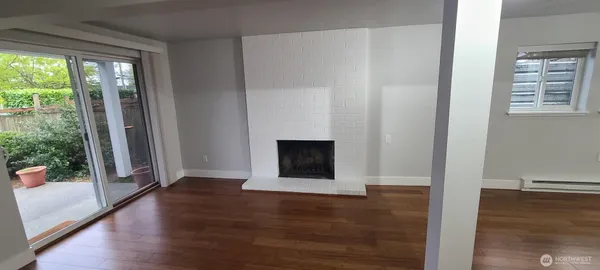 $2,200 | 8011 12th Avenue Northeast, Unit LL, Seattle, WA 98115