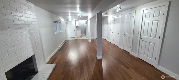 $2,200 | 8011 12th Avenue Northeast, Unit LL, Seattle, WA 98115