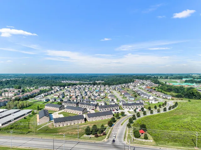 $1,425 | 1000 Henry Pl Boulevard, Unit 401, Clarksville, TN 37042