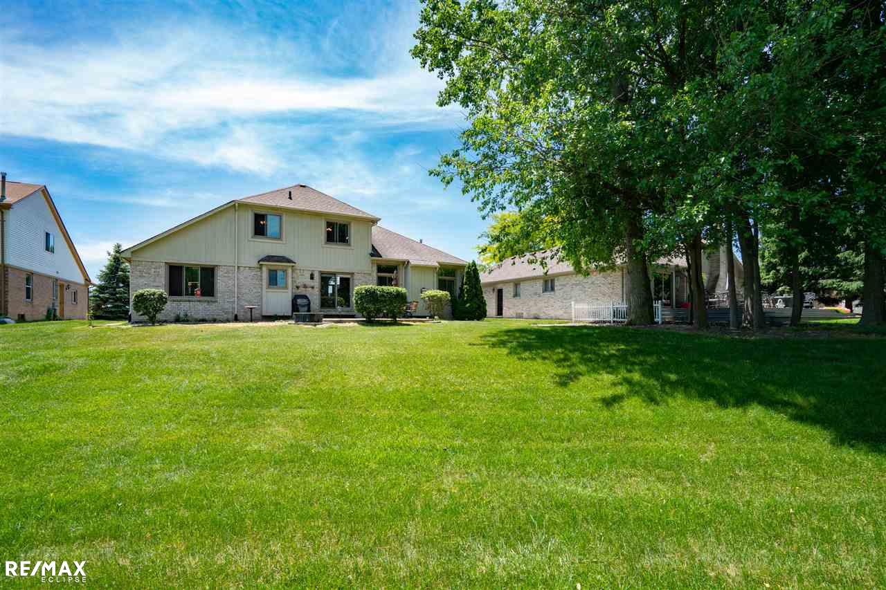 17735 Rocco Drive Macomb, MI 48044 - Photo 8 of 40
