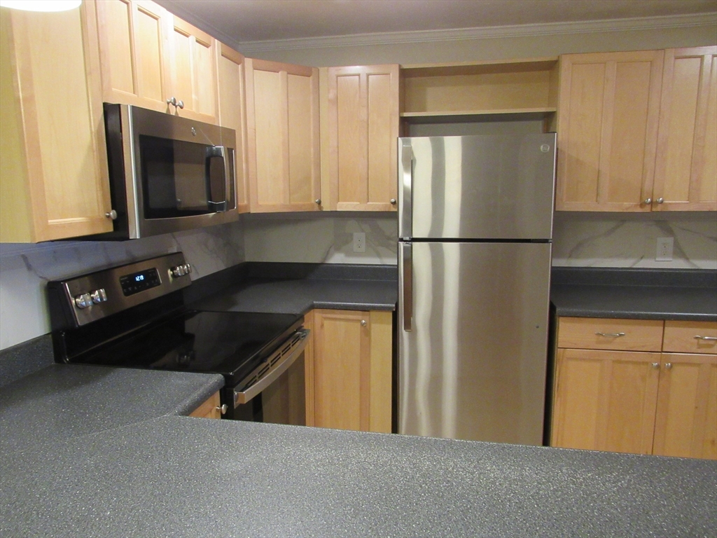 72 Emerald Street, Unit 2 Gardner, MA 01440 - Photo 3 of 25