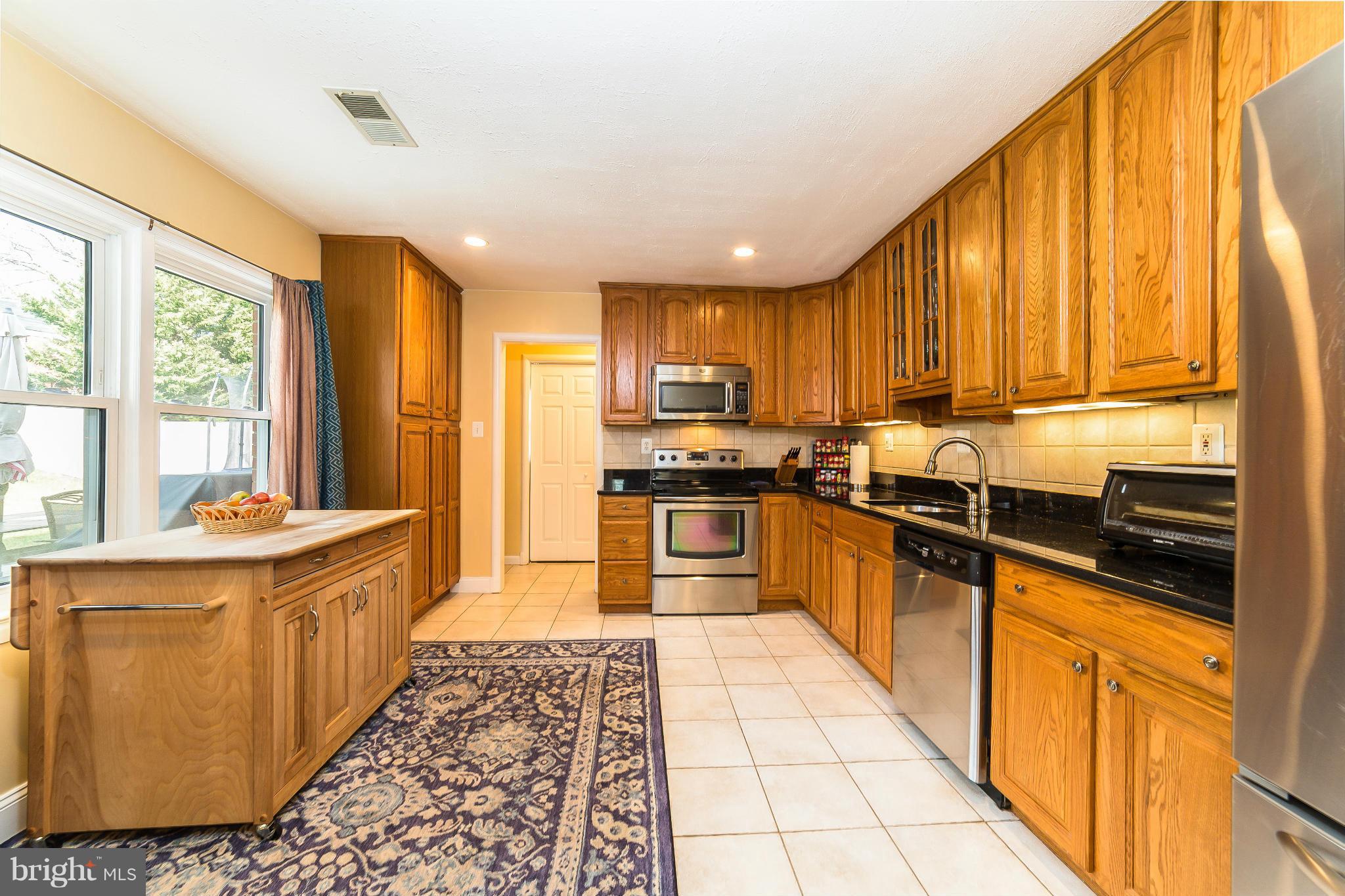 11506 Alma Street Silver Spring, MD 20902 - Photo 12 of 29 Kitchen