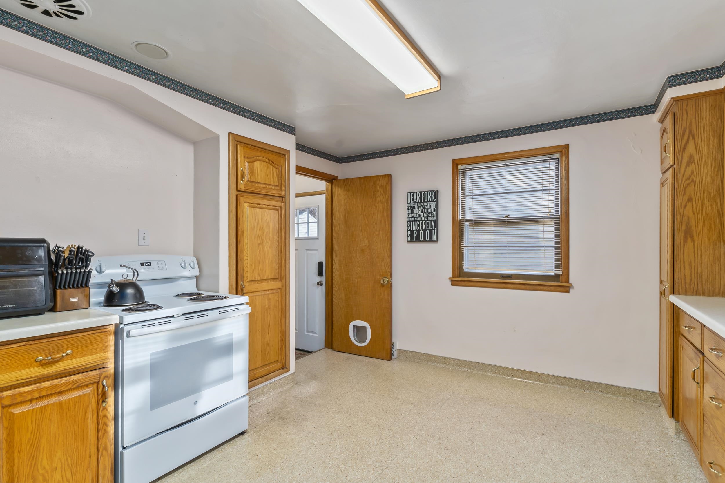 418 North Outagamie Street Appleton, WI 54914 - Photo 6 of 32