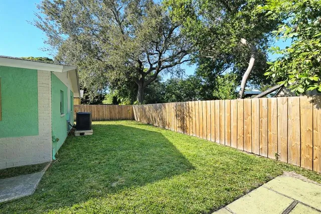 $1,700 | 3201 Dryer Avenue, Largo, FL 33770
