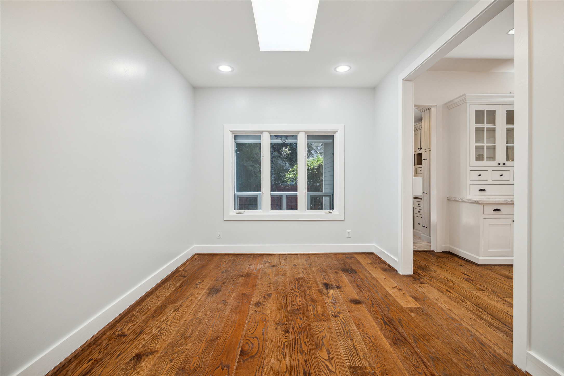 1238 West 22nd Street Houston, TX 77008 - Photo 10 of 39 The office is one of many rooms that feature roll-out windows