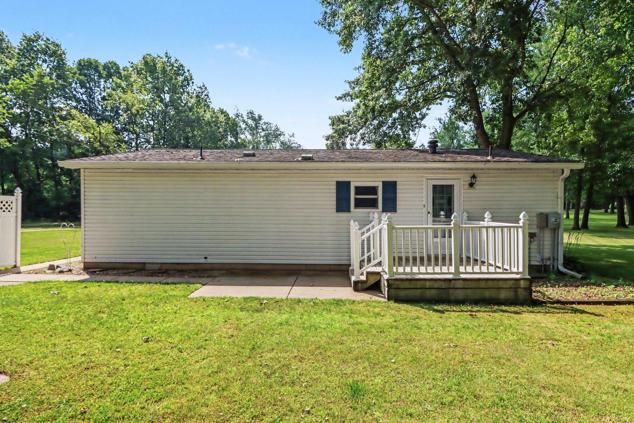 14164 Riverside Drive Constantine, MI 49042 - Photo 15 of 19 015_file_9334