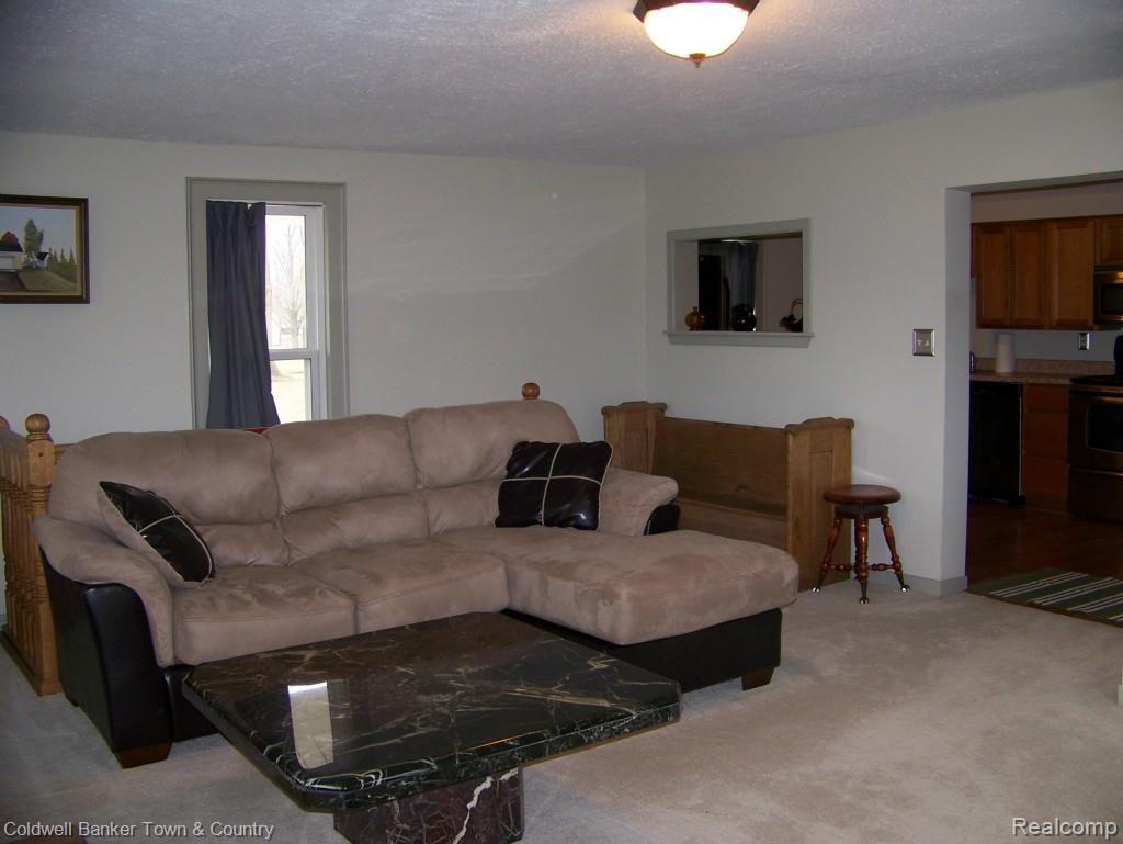 6859 North Fowlerville Road Fowlerville, MI 48836 - Photo 5 of 33 100_7322.jpg
