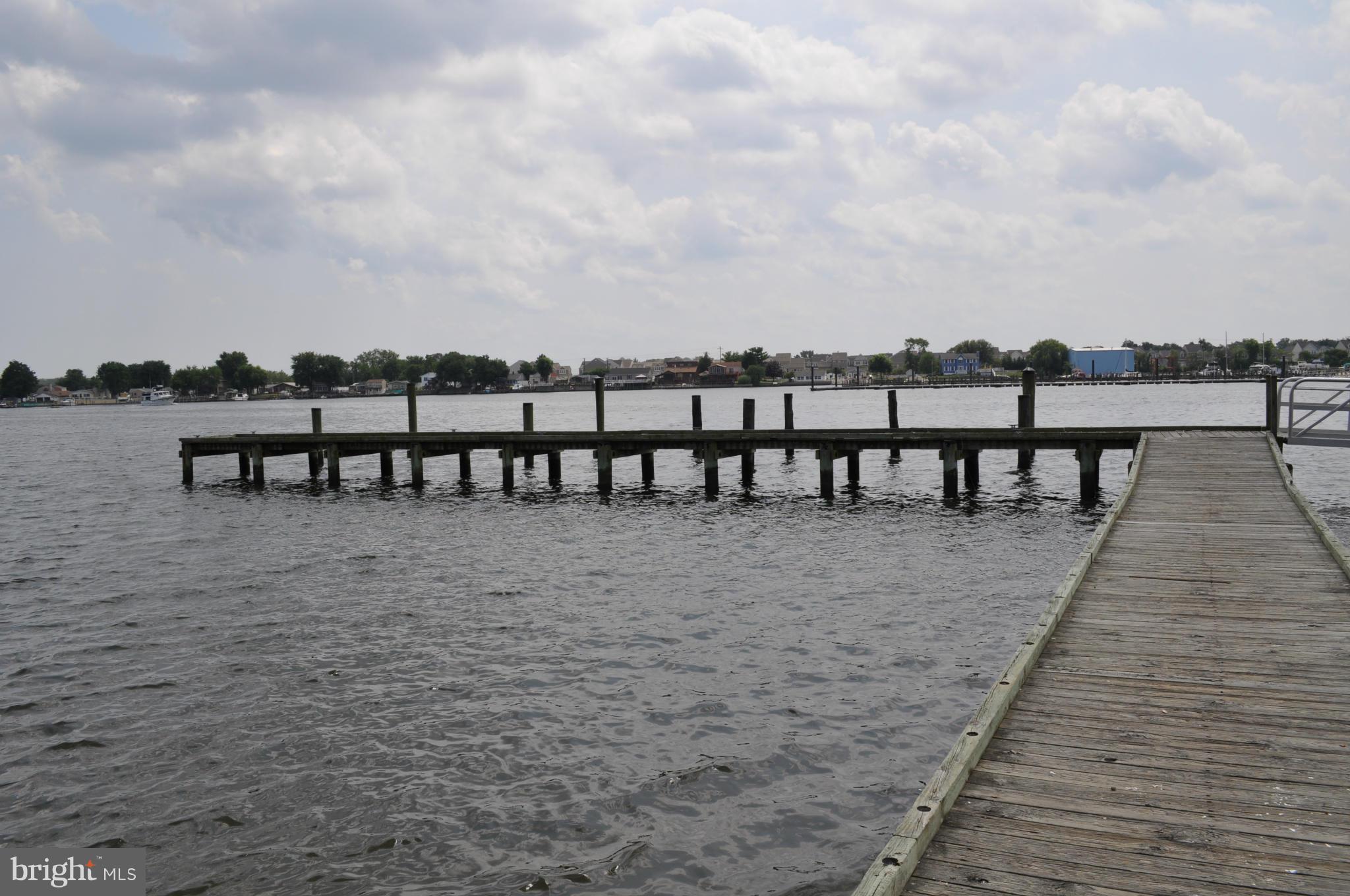 2011 Inverton Road Baltimore, MD 21222 - Photo 22 of 28 Public Pier