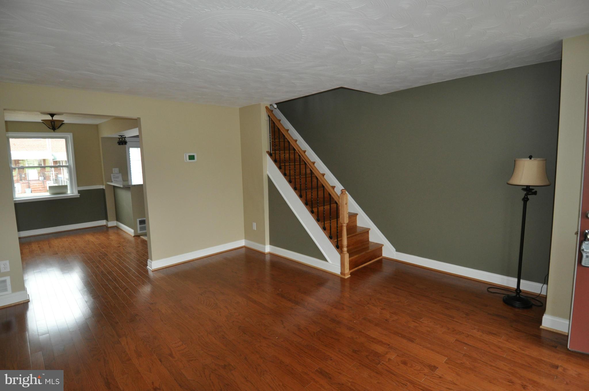 2011 Inverton Road Baltimore, MD 21222 - Photo 6 of 28 Living Room