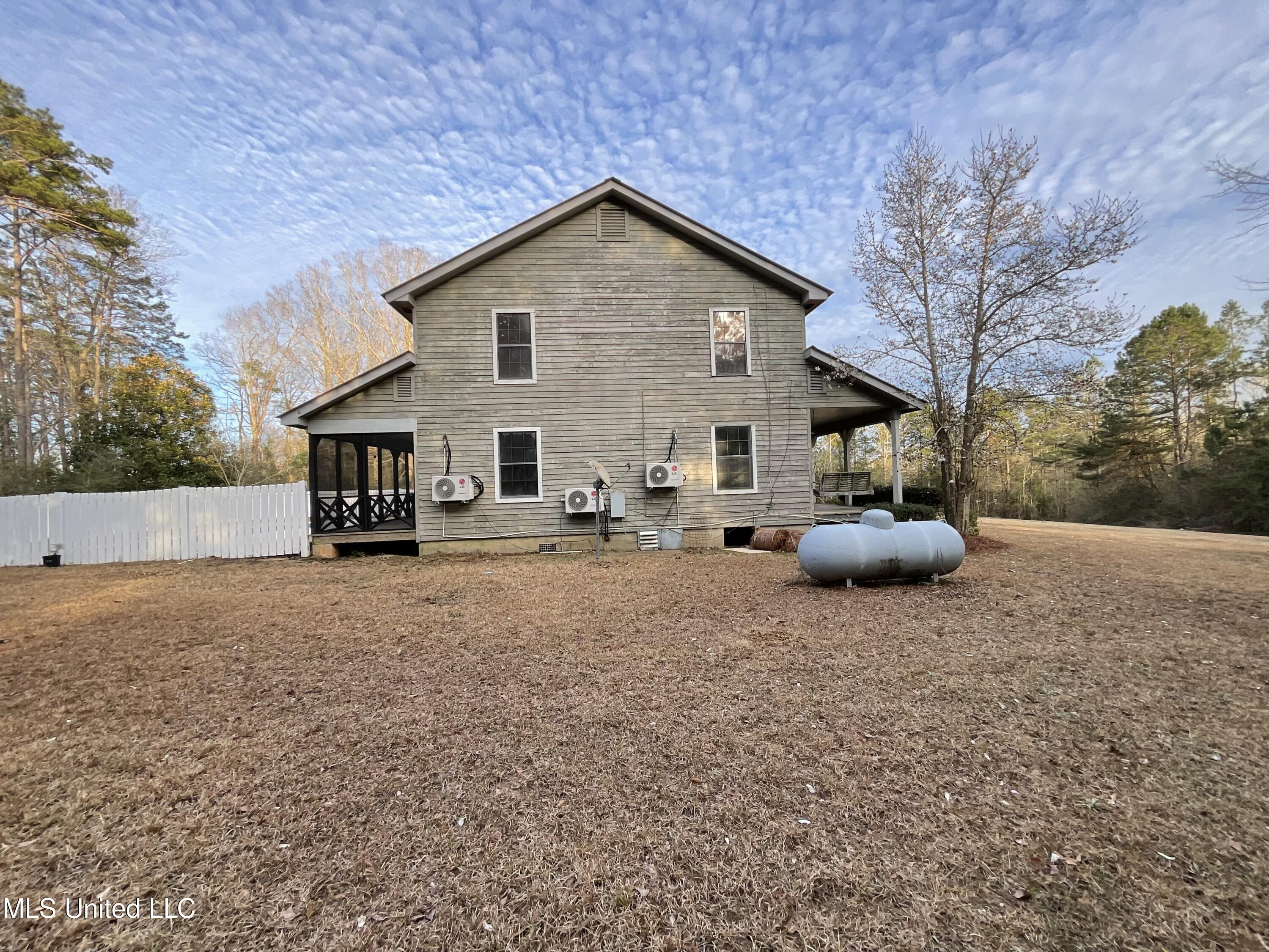 155 Billy Ray Road Magee, MS 39111 - Photo 7 of 39 CFD0FD66-775F-4219-8E2A-AB754F82756C