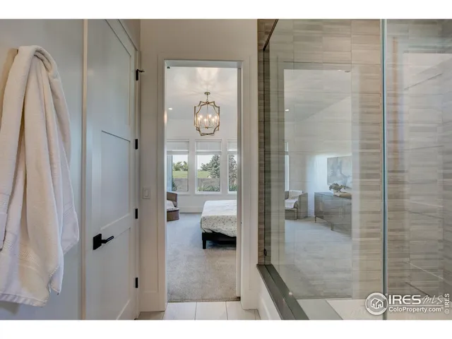 a picture of a bathroom