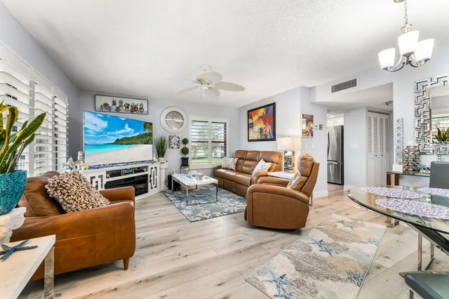 $179,900 | 211 Southwest South River Drive, Unit 205, Stuart, FL 34997