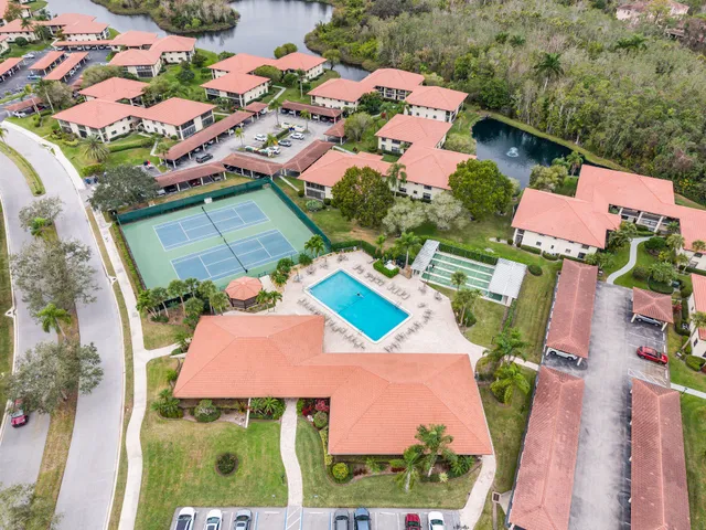 $179,900 | 211 Southwest South River Drive, Unit 205, Stuart, FL 34997