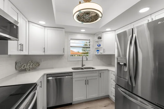 $179,900 | 211 Southwest South River Drive, Unit 205, Stuart, FL 34997