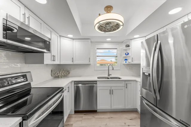 $179,900 | 211 Southwest South River Drive, Unit 205, Stuart, FL 34997