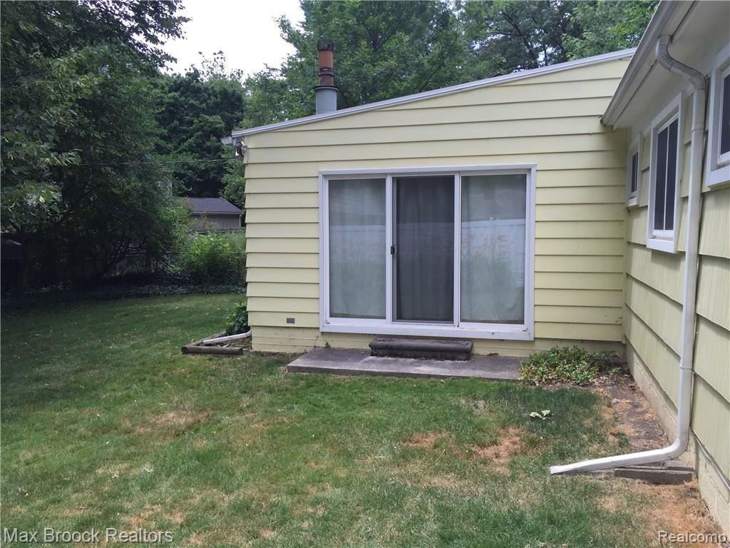 3221 Warick Road Royal Oak, MI 48073 - Photo 39 of 40 Family Room addition from back yard