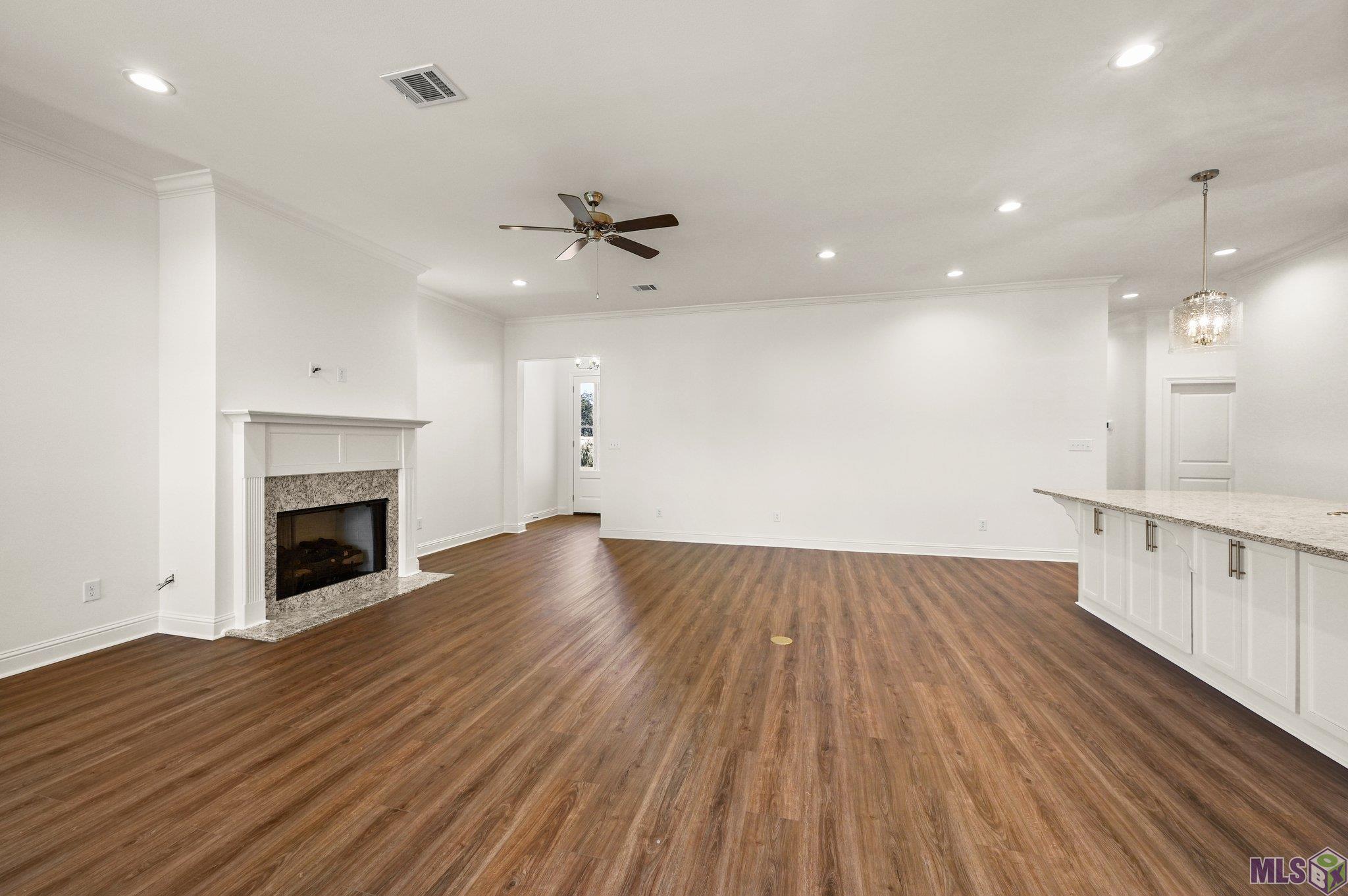 21425 Blue Fin Drive Springfield, LA 70462 - Photo 3 of 26