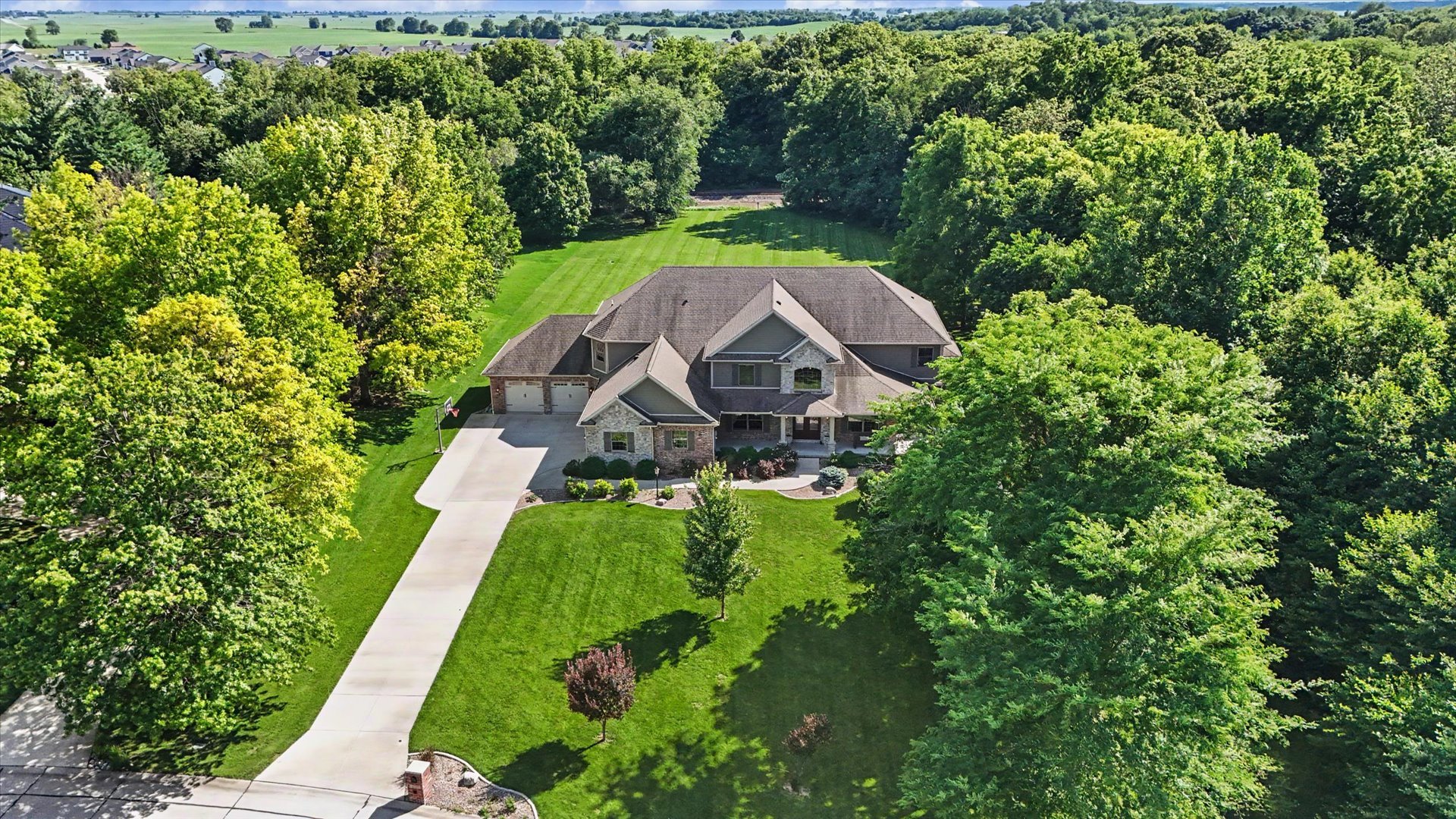 1309 Cross Creek Road Mahomet, IL 61853 - Photo 8 of 95