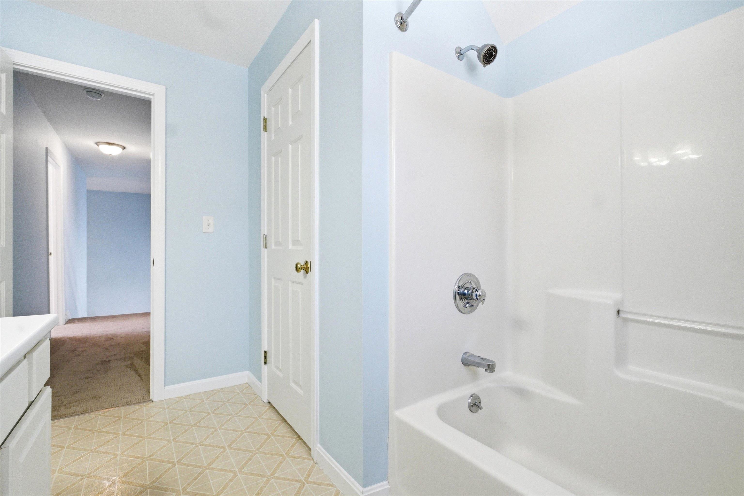 6 Patricia Lane Amherst, NH 03031 - Photo 24 of 33