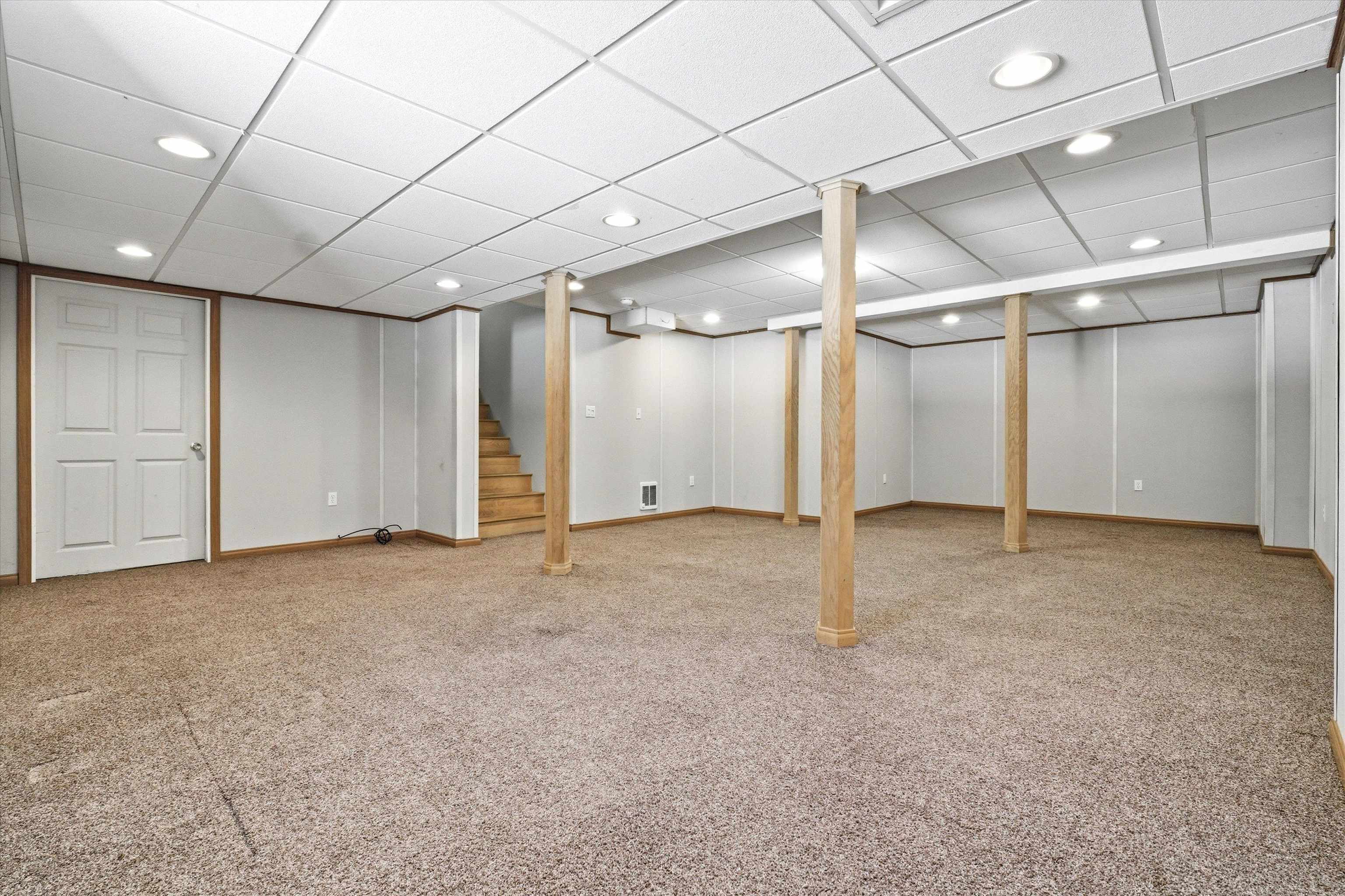 6 Patricia Lane Amherst, NH 03031 - Photo 26 of 33