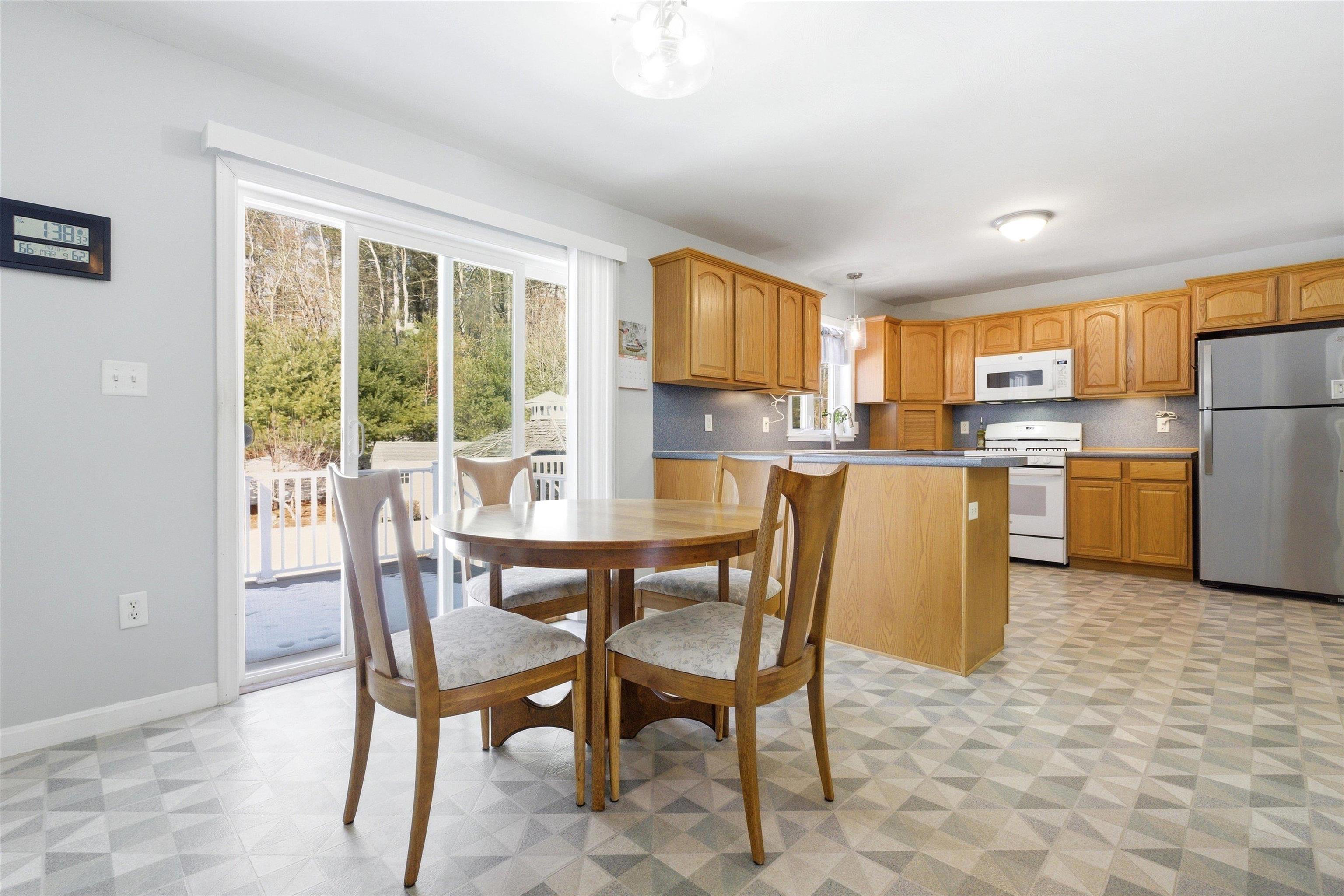 6 Patricia Lane Amherst, NH 03031 - Photo 7 of 33