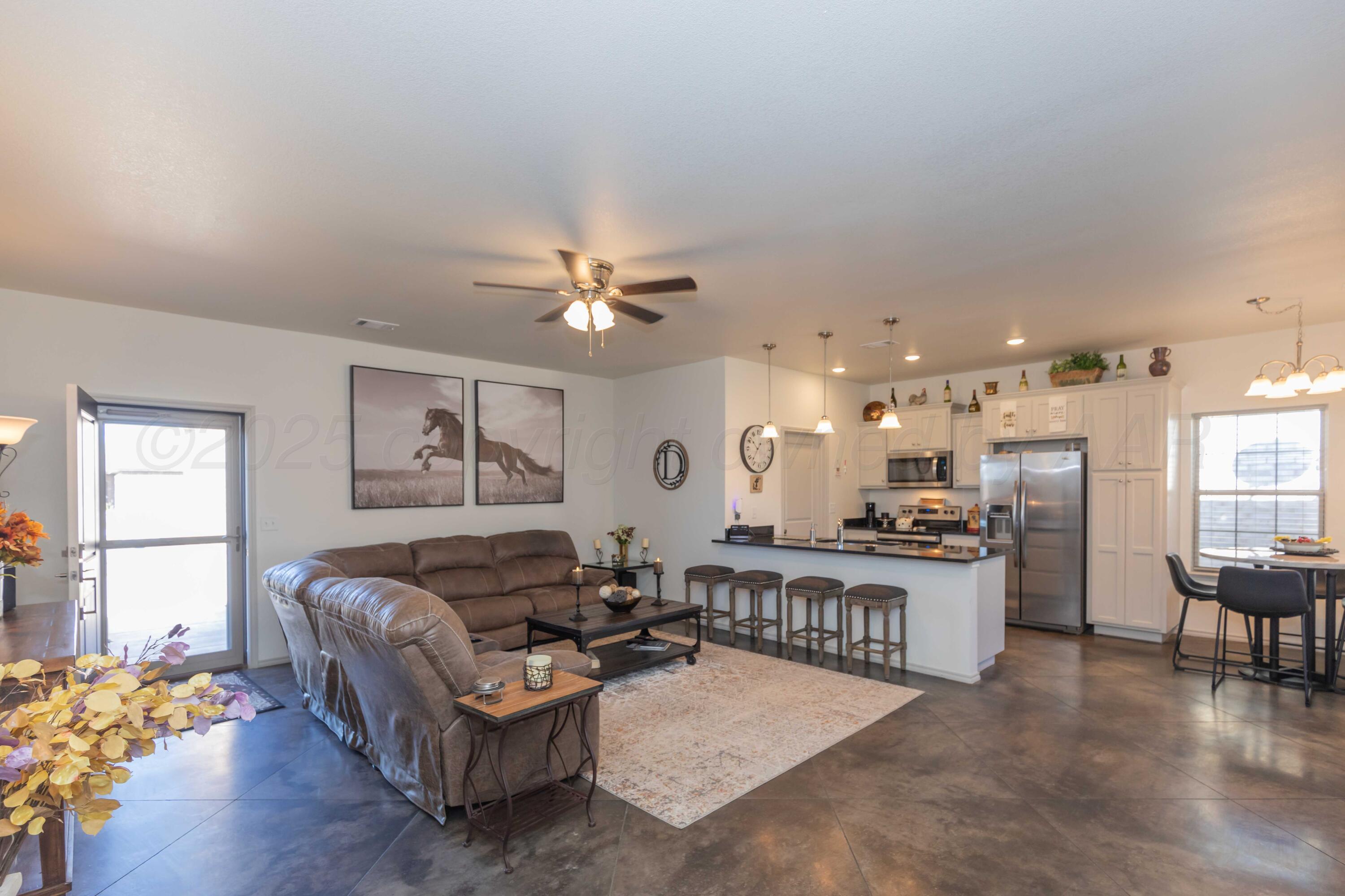 5013 Ratliff Street Amarillo, TX 79118 - Photo 5 of 28 LIVING ROOM VIEW 1 (15)