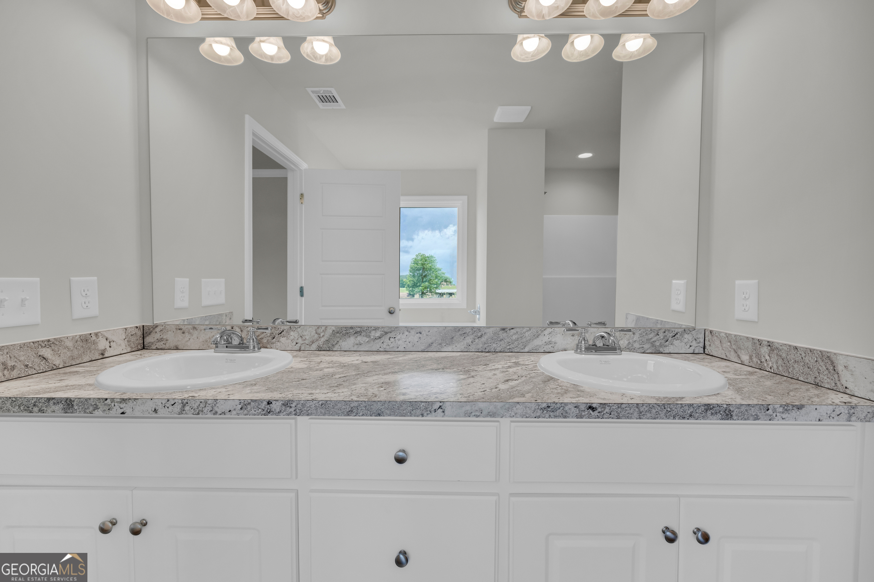 67 Sewell Road Lavonia, GA 30553 - Photo 4 of 64