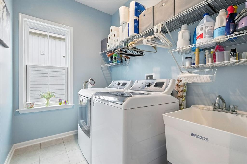 1006 Mohawk Lane Mars, PA 16046 - Photo 35 of 50 a utility room with dryer and washer
