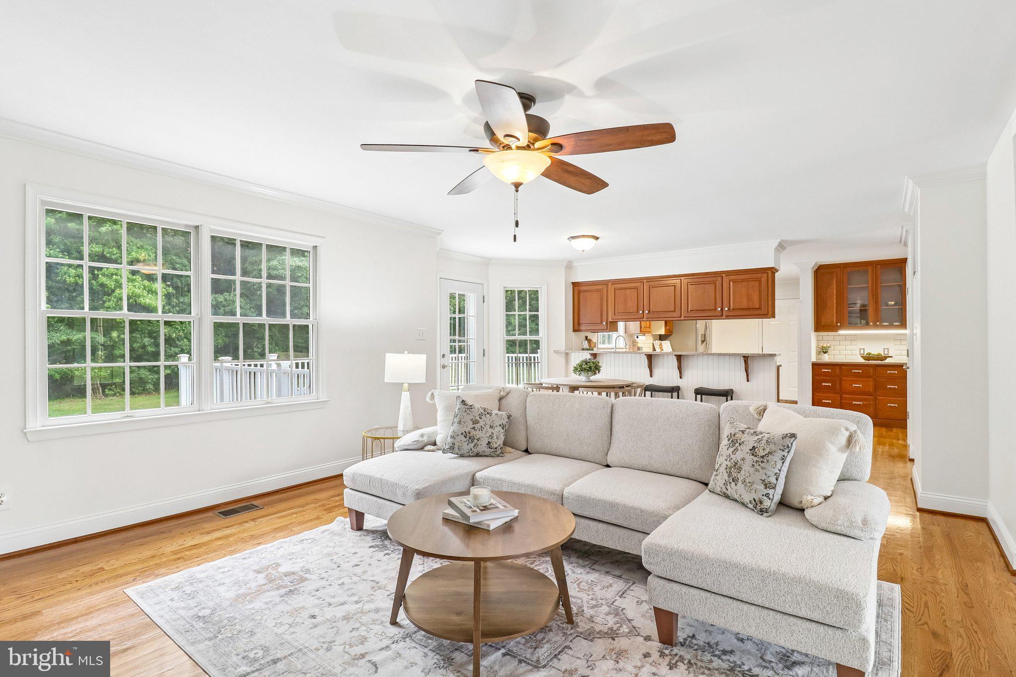 4940 Bryantown Road Waldorf, MD 20601 - Photo 6 of 102 Living room