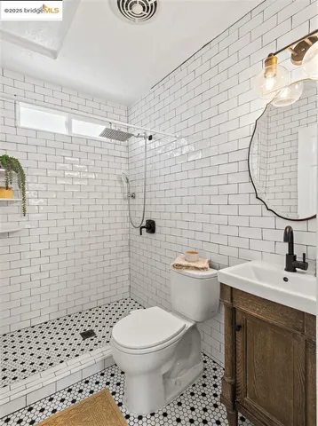 $899,000 | 5524 Shattuck Avenue, Oakland, CA 94609