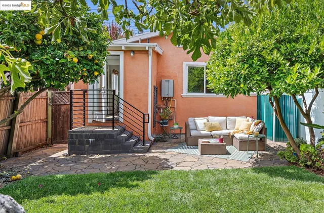 $899,000 | 5524 Shattuck Avenue, Oakland, CA 94609