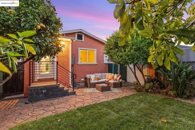 $899,000 | 5524 Shattuck Avenue, Oakland, CA 94609