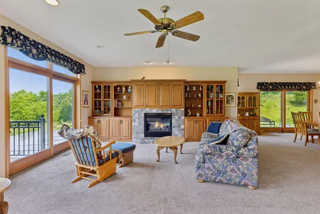 $849,900 | 241 A Glen Circle, River Falls, WI 54022