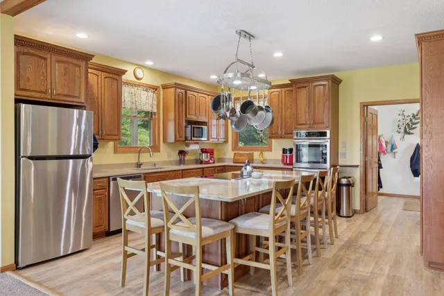 $849,900 | 241 A Glen Circle, River Falls, WI 54022