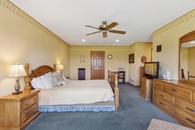 $849,900 | 241 A Glen Circle, River Falls, WI 54022