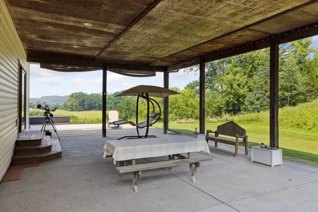 $849,900 | 241 A Glen Circle, River Falls, WI 54022