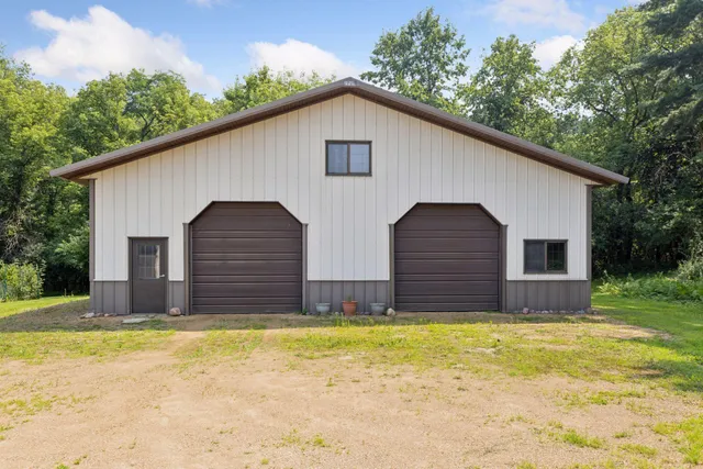 $849,900 | 241 A Glen Circle, River Falls, WI 54022