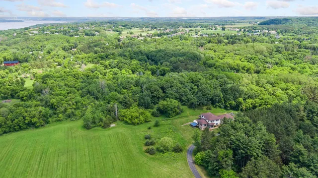 $849,900 | 241 A Glen Circle, River Falls, WI 54022