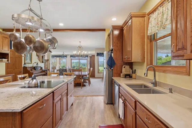 $849,900 | 241 A Glen Circle, River Falls, WI 54022