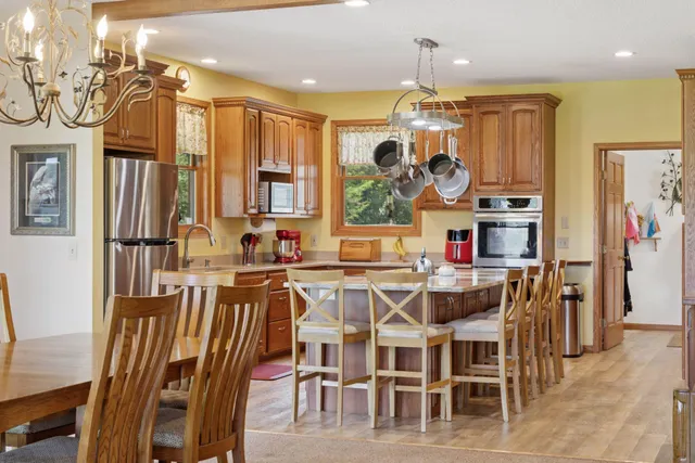 $849,900 | 241 A Glen Circle, River Falls, WI 54022