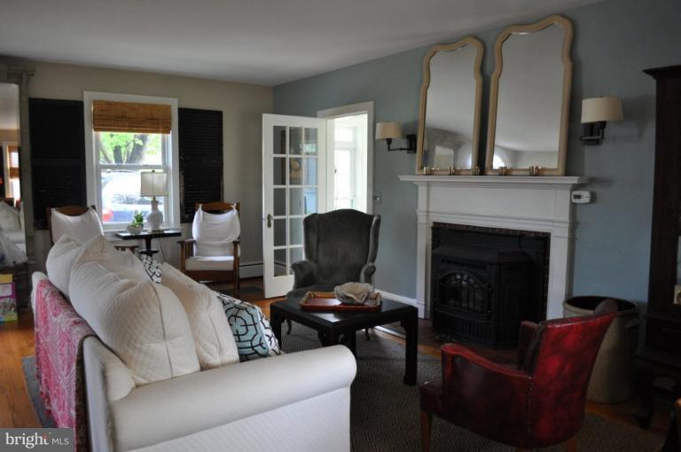 25445 Point Lookout Road Leonardtown, MD 20650 - Photo 12 of 22 Living Room