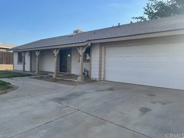 $1,355 | 12760 Triple Tree Terrace, Victorville, CA 92392