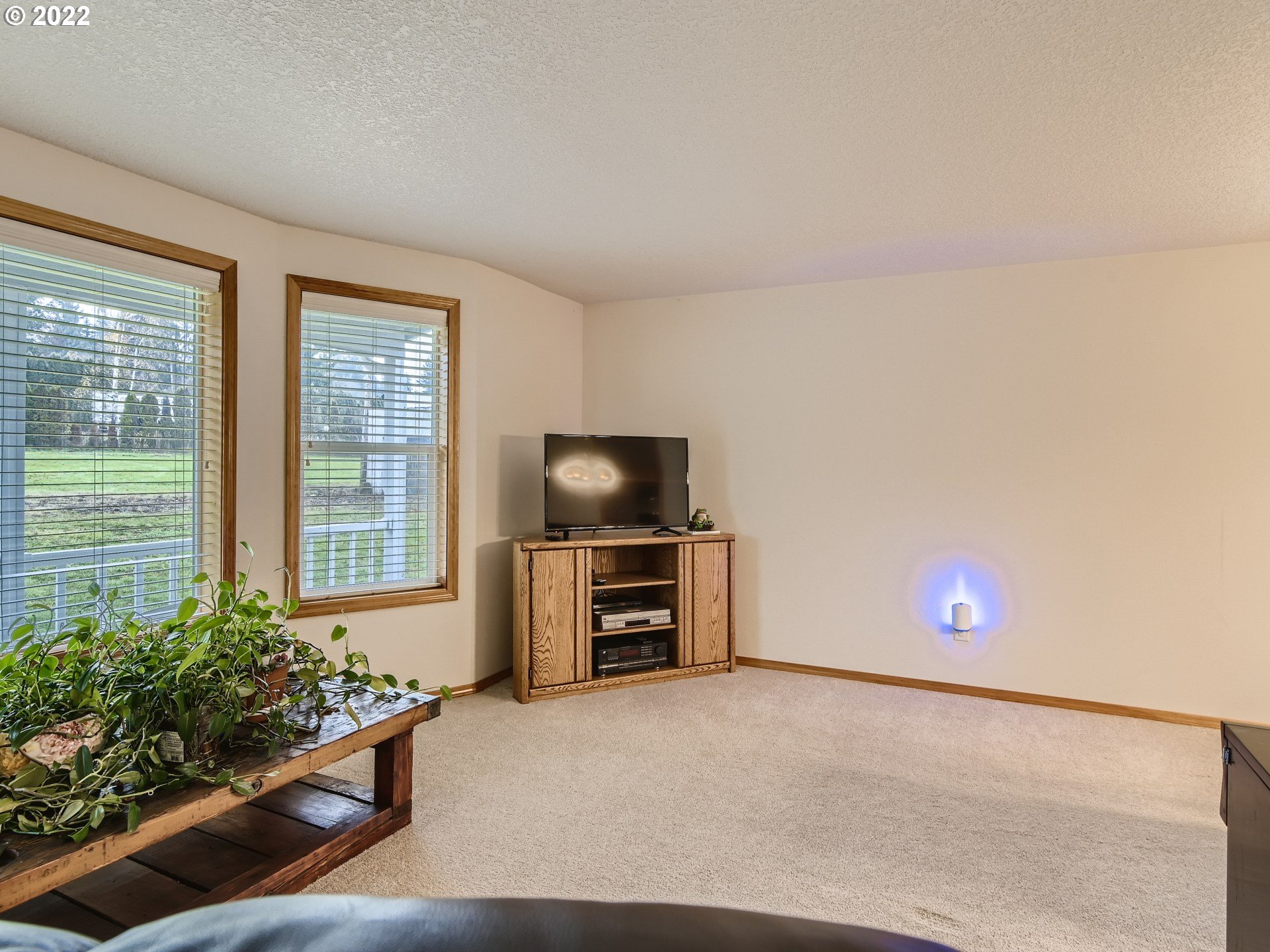 1505 Northeast 194th Street Ridgefield, WA 98642 - Photo 6 of 28 a living room with furniture