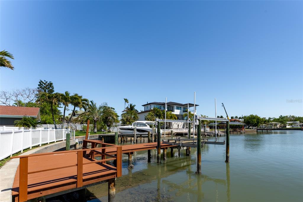 405 Buttonwood Lane Largo, FL 33770 - Photo 47 of 51